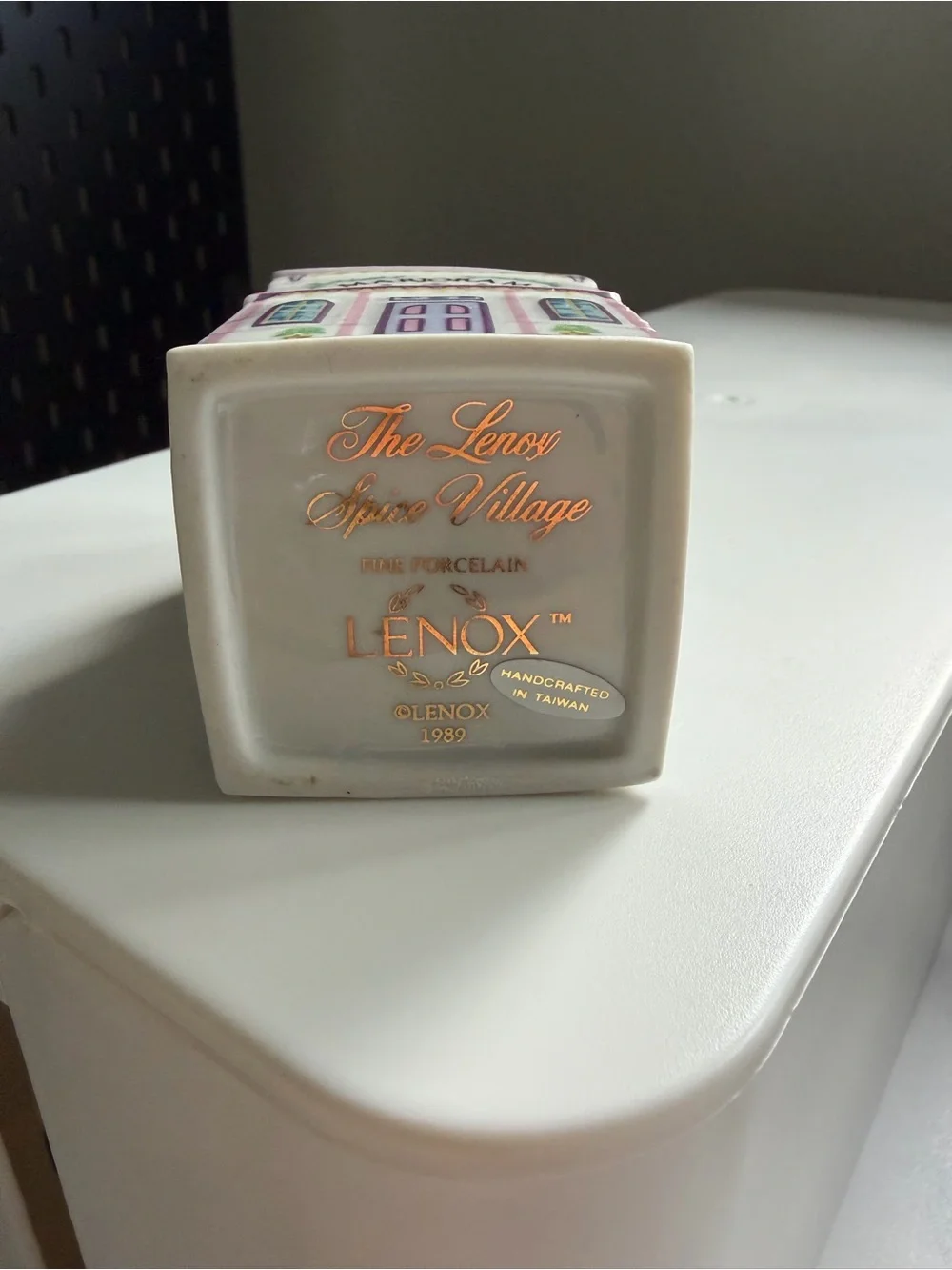Lenox excellent never